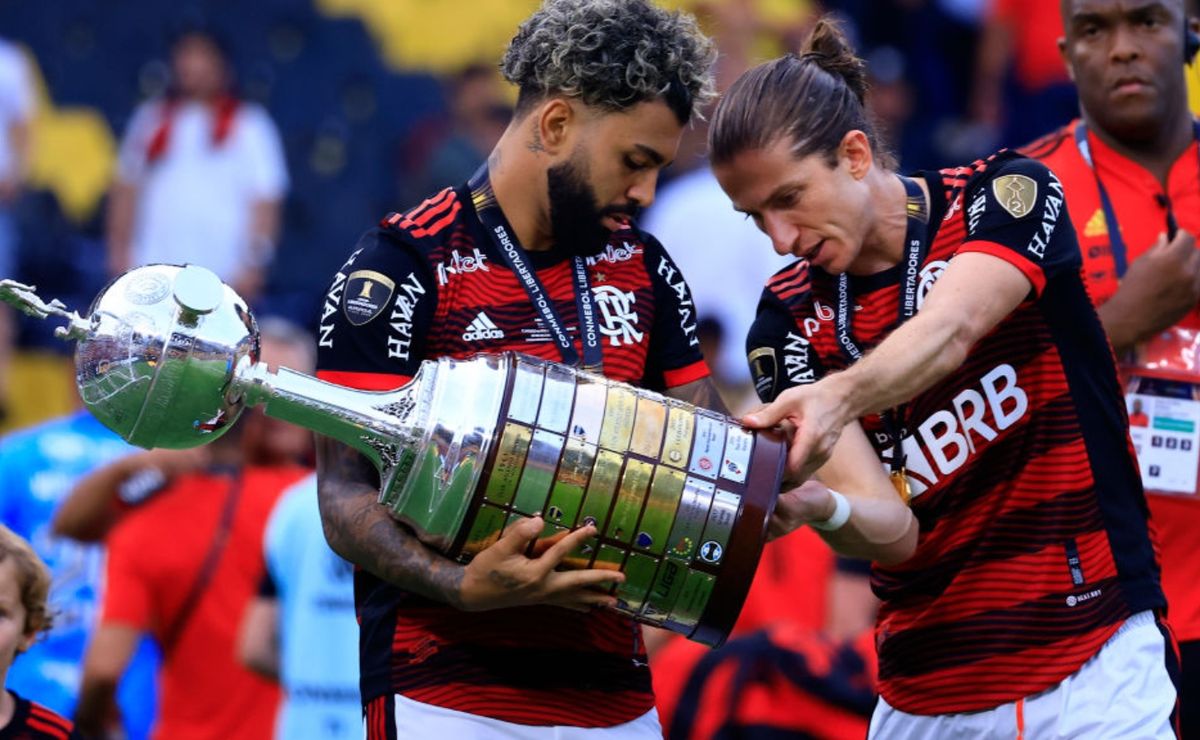 pvc 'entra' no assunto gabigol x filipe luís no flamengo e dá opinião quente: "não é babá de técnico"