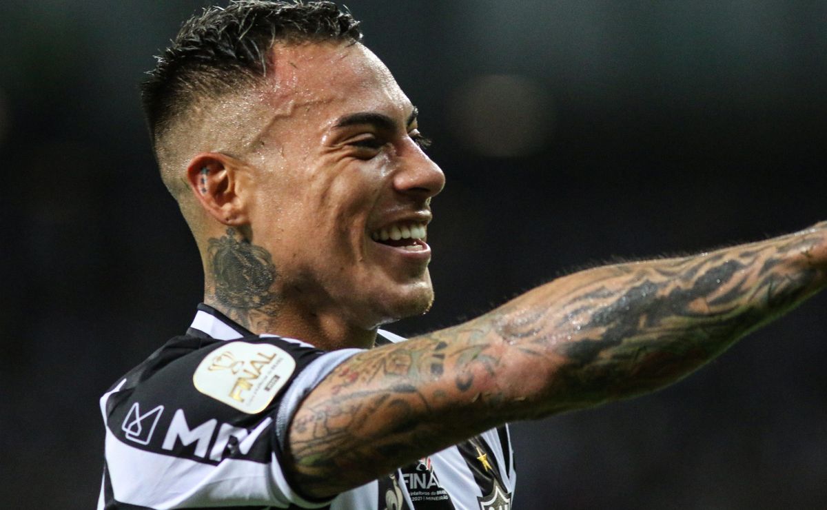 santos tem oportunidade de contratar eduardo vargas, de saída do atlético mg  