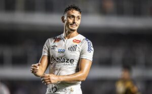 diego pituca afirma que jogadores do santos devem comemorar o título da série b