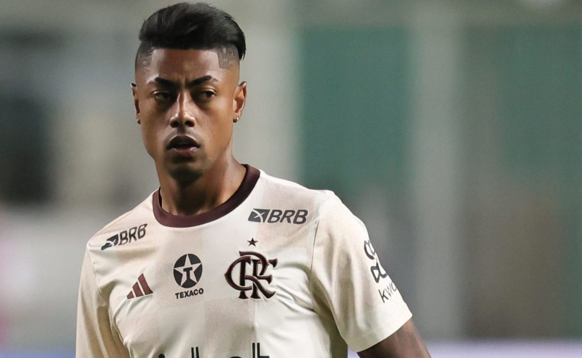 bruno henrique é hostilizado em partida do flamengo; torcida cruzeirense arremessa copos e pega pesado: “bandido”