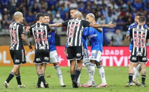 cruzeiro debocha do atlético mg após vice na copa libertadores: "Único bicampeão"