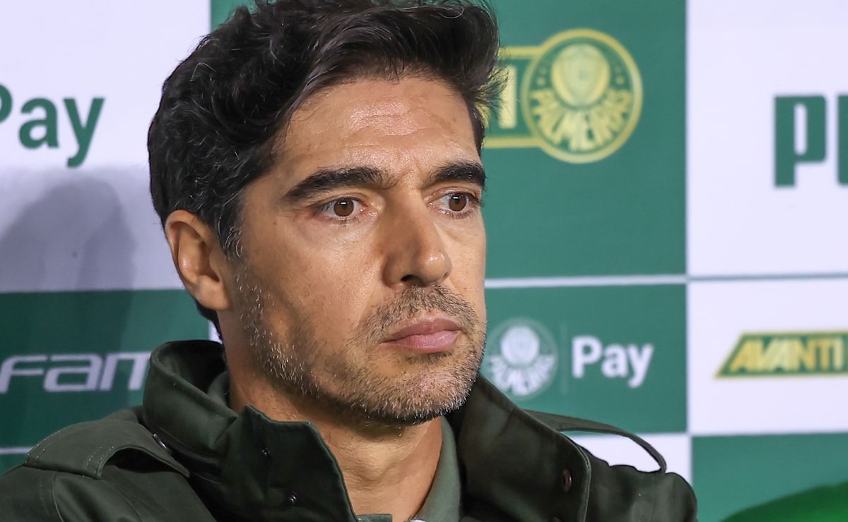 abel ferreira confirma 'pacto' no palmeiras, mas torcida manda recado: "time patético"