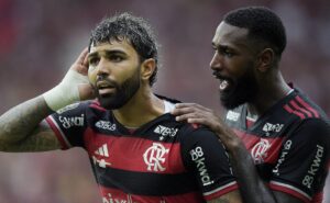 gabigol marca dois e flamengo vence atlético mg por 3 a 1 pela final da copa do brasil