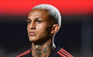 flamengo decide vender wesley por r$ 160 milhões e o barcelona aparece como provável destino