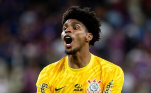 corinthians confirma compra de hugo souza e aguarda resposta do flamengo para oficializar: "com certeza"