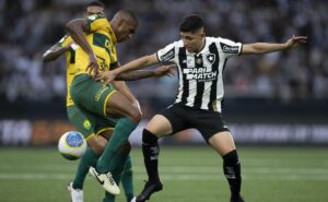 líder botafogo empata com o cuiabá e vê a diferença para o palmeiras diminuir