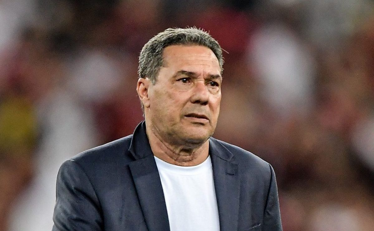 vanderlei luxemburgo tem conversas para voltar ao santos, mas não como treinador