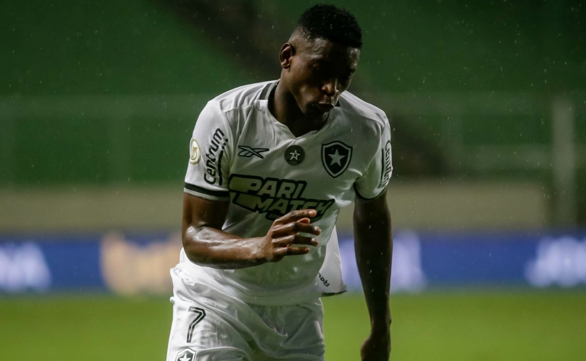 botafogo blinda luiz henrique e ignora provocações de hulk: "fama de se vitimizar"