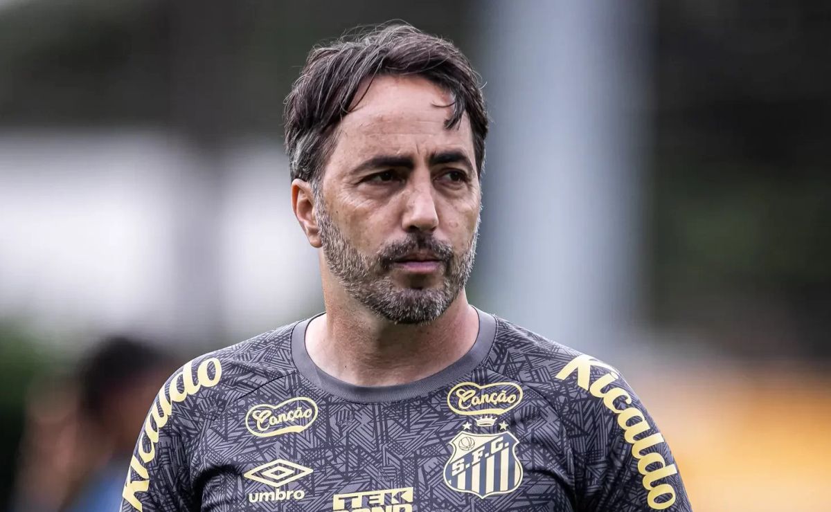 leandro zago 'barra' jogador do santos e justifica: "precisa amadurecer"