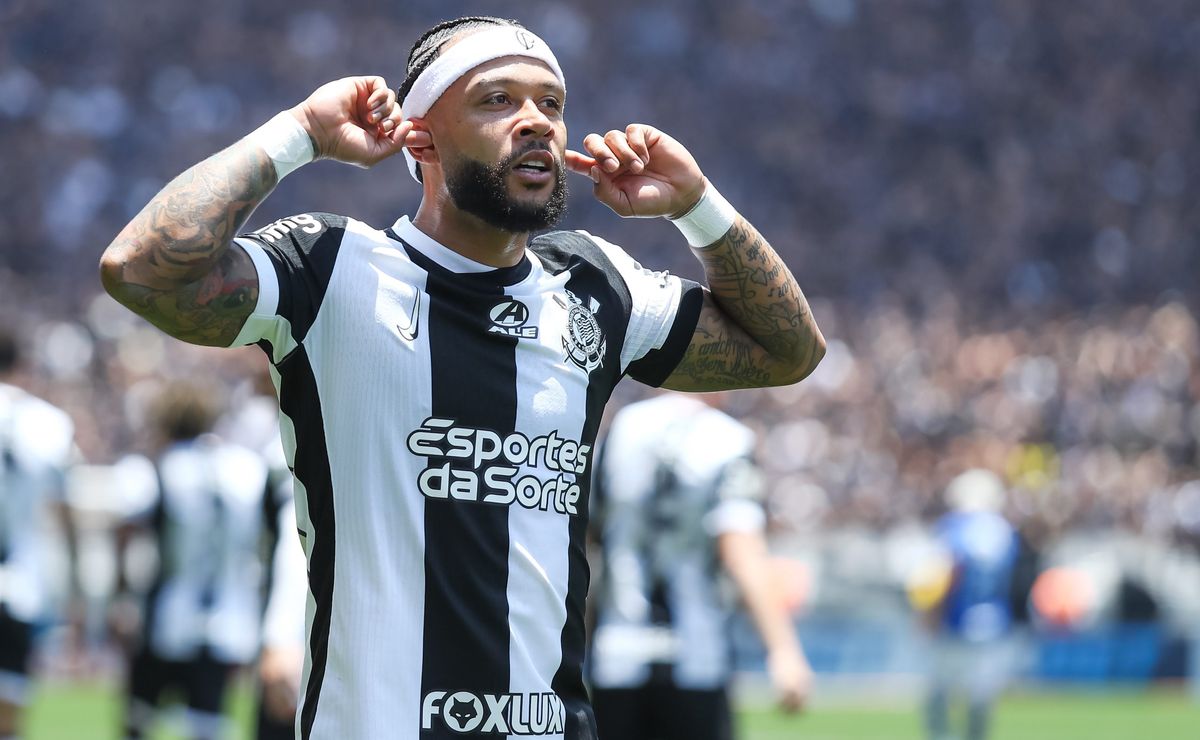 augusto melo conversa com memphis depay sobre impeachment no corinthians