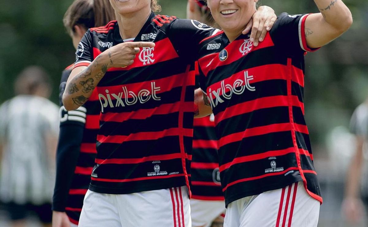 flamengo renova contrato da artilheira cristiane e torcida vibra: “mamãe cris está on!”