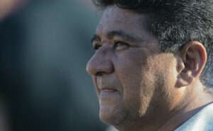 cbf marca jogo corinthians x cruzeiro para o mesmo dia de viagem da raposa pela sul americana