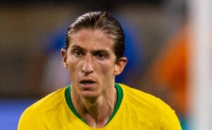 filipe luís é informado da iminente saída de david luiz do flamengo após a partida contra o criciúma