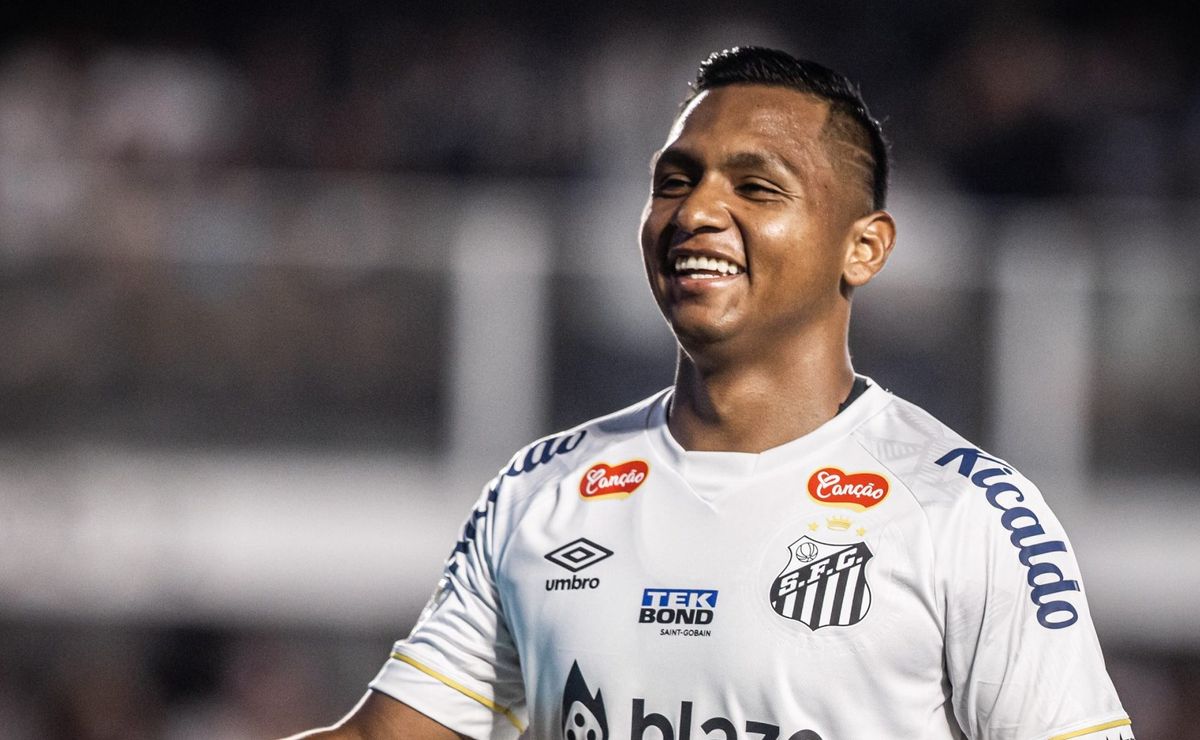 santos não quer reintegrar morelos e atacante pode fechar com o universitário, do peru