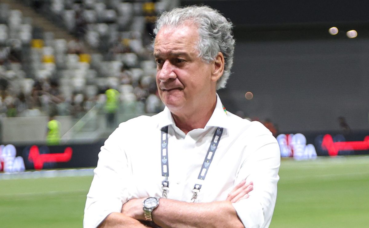 sérgio coelho recebe informação sobre punição do atlético mg na conmebol