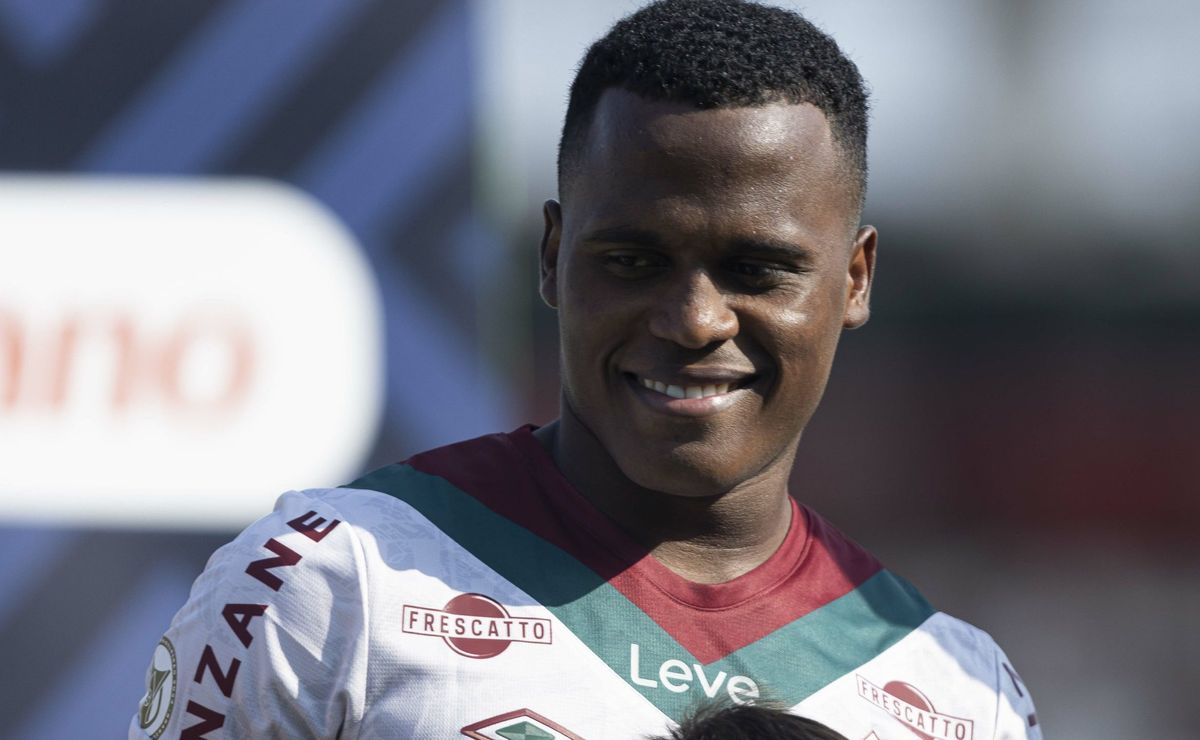 bittencourt confirma decisão sobre futuro de arias, do fluminense: "ele sabe"