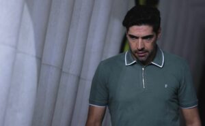 torcida do palmeiras reprova assinatura com meio campista com aval de abel ferreira: “89,2%”