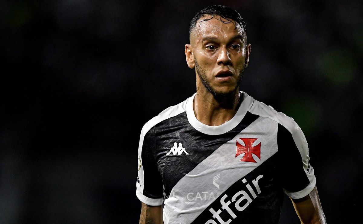 souza do vasco se pronuncia e pede desculpas à torcida por temporada abaixo da expectativa