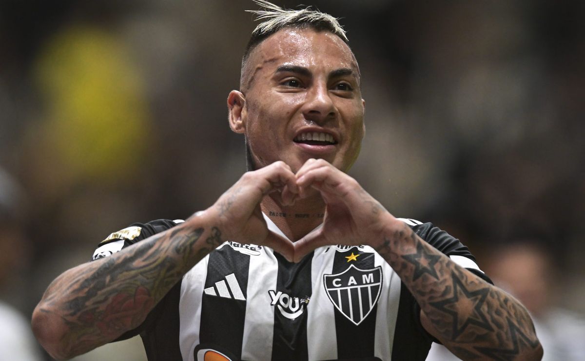 cruzeiro toma decisão sobre eduardo vargas, do atlético mg, e nega interesse no atacante