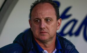rogério ceni deixa recado antes de enfrentar o corinthians em confronto direto no brasileirão: "dificilmente"