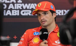 carlos sainz abre o coração sobre saída da ferrari e seu futuro na williams em 2025