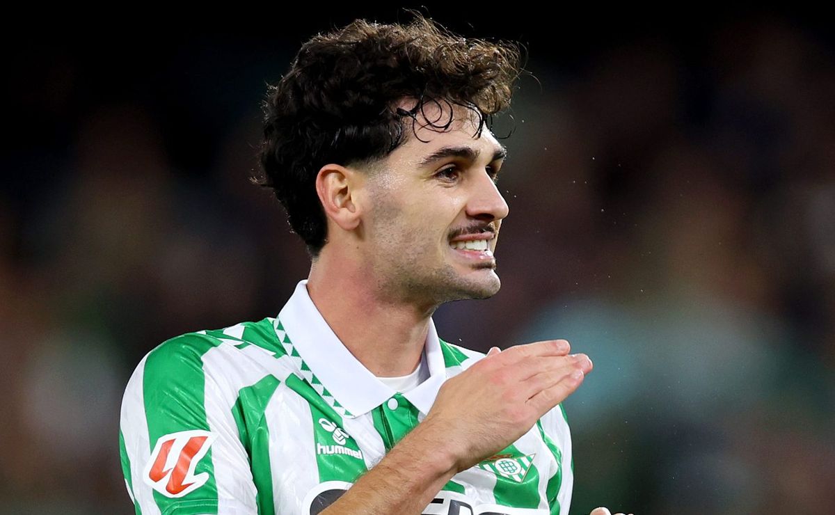 depois de levar johnny, real betis quer contratar lateral titular do internacional bruno gomes