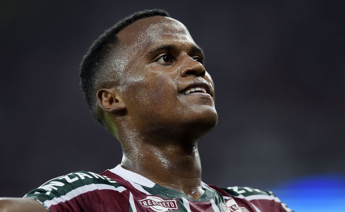 jhon arias perde mais um pênalti pelo fluminense e deixa a torcida furiosa: "pipocando"