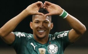 santos oferece contrato até 2027 e quer rescisão do palmeiras para acertar contratação de rony