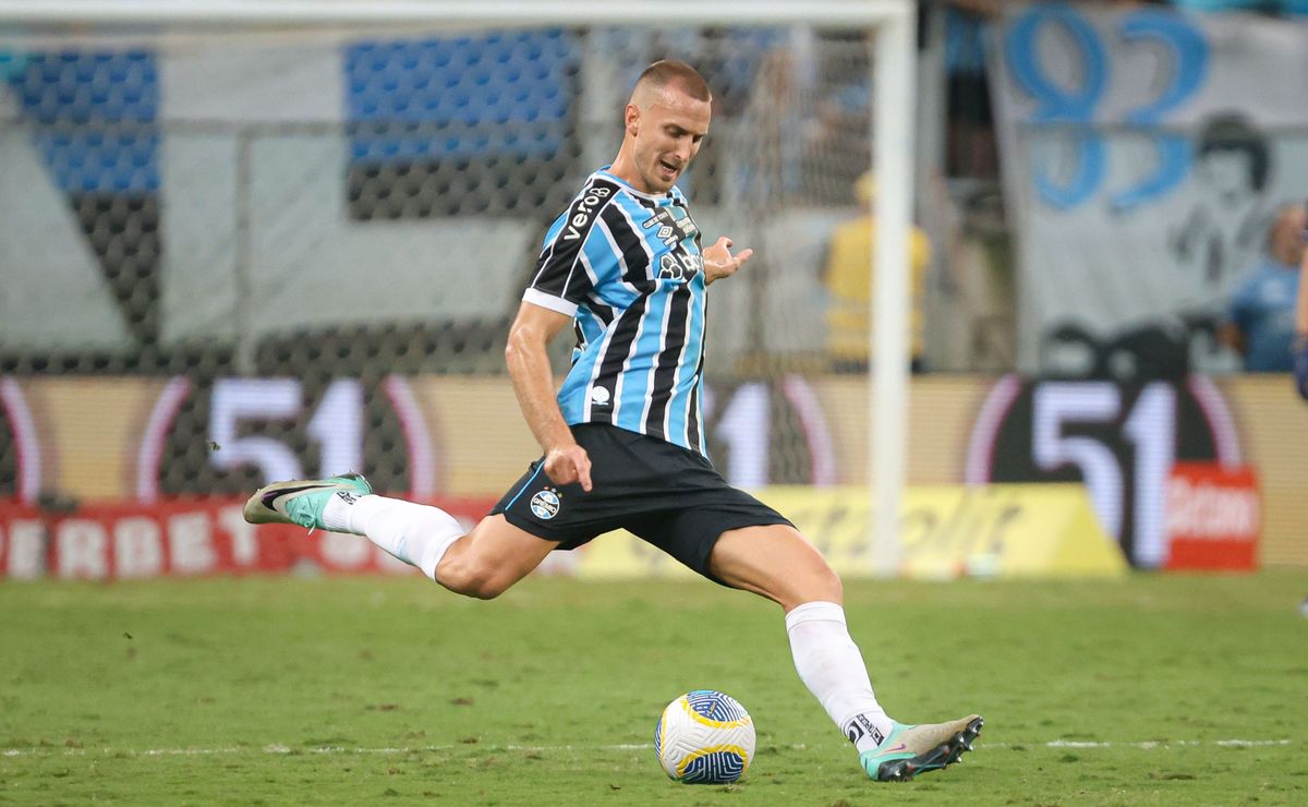 rodrigo ely é oferecido e pode assinar com adversário direto do grêmio em 2025