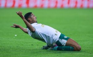 santos recebe notícia sobre rony, e palmeiras vai exigir boa quantia financeira pelo jogador