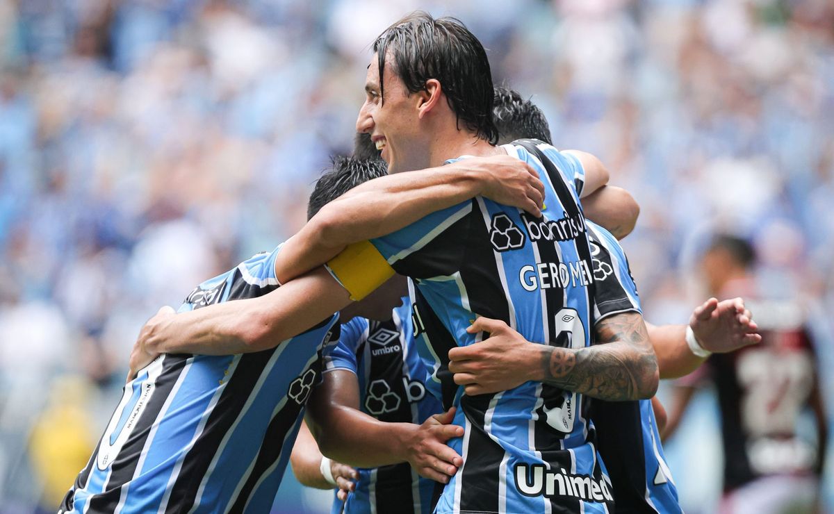 grêmio precisa torcer para tropeços de athletico pr e fluminense para garantir vaga na sul americana