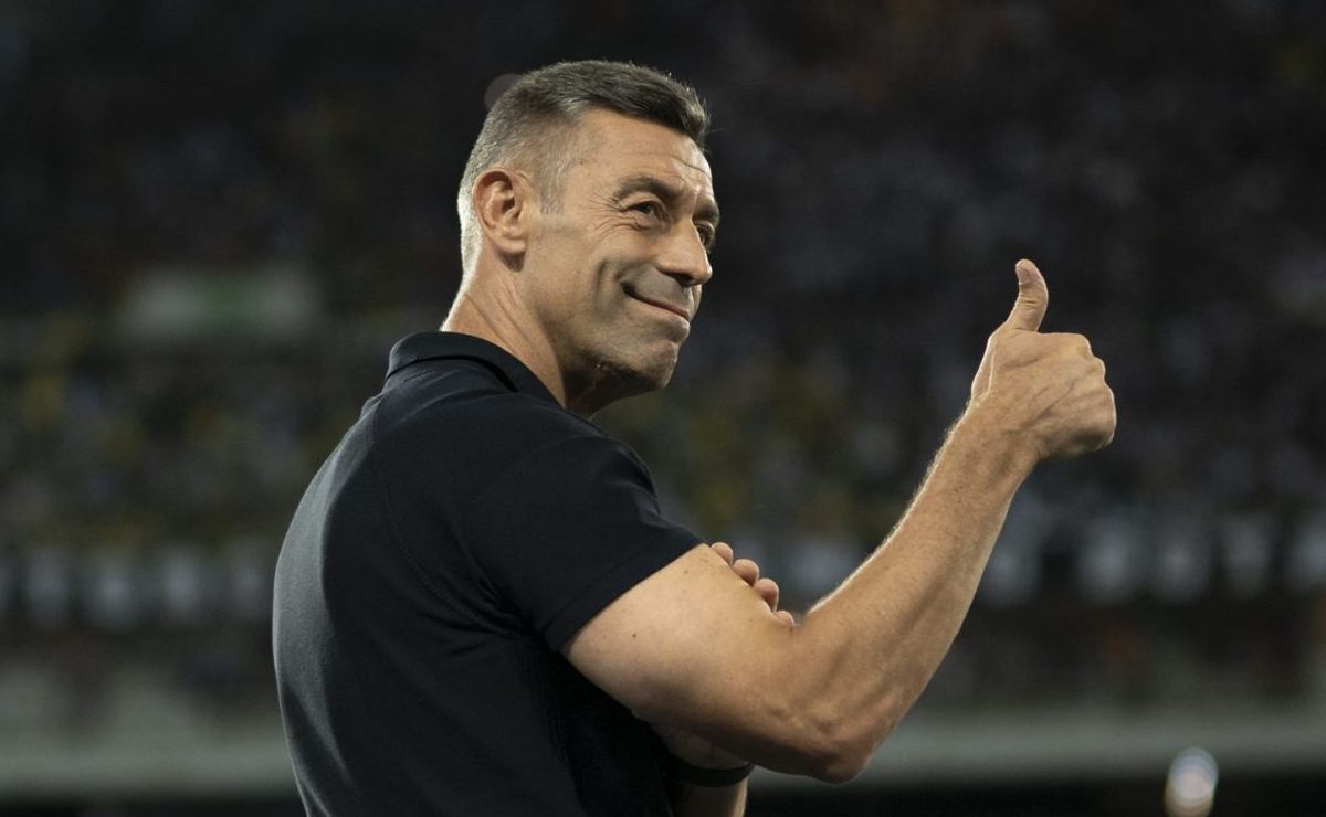 após ser anunciado no santos, pedro caixinha pede a sua 1ª contratação  