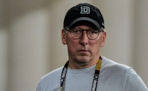 botafogo de john textor está perto de perder pedro martins, que será novo ceo do santos