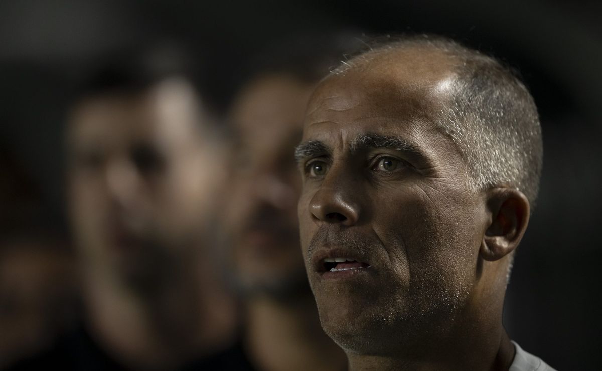 felipe maestro deixa cargo de técnico do vasco e expõe futuro