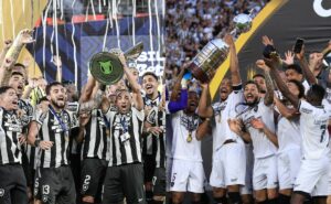 botafogo entra na seleta lista de times que conquistaram brasileirão e libertadores no mesmo ano