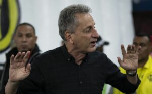 landim descobre grupo com chelsea para o mundial e torcedores comentam: "da pra passar"