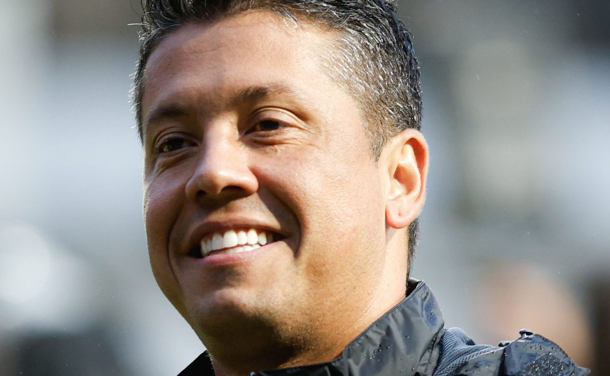 thiago carpini analisa vitória x grêmio pelo brasileirão: “travou o tempo todo”