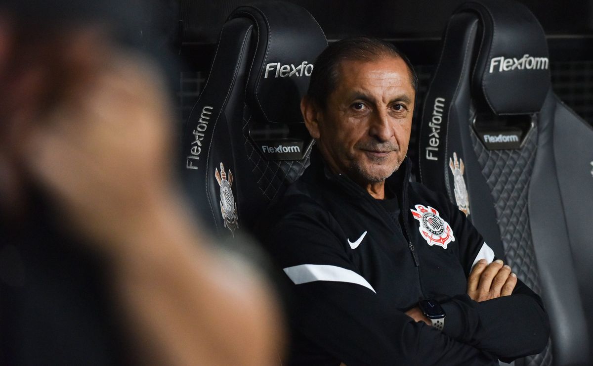 ramón díaz interfere em futuro de breno bidon no corinthians e técnico pede que venda seja cancelada