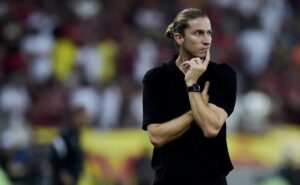 filipe luís afirma que não é justa comparação do flamengo de 2019 e botafogo de 2024