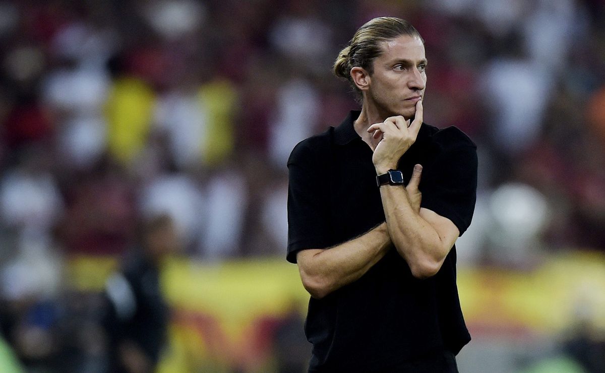 filipe luís afirma que não é justa comparação do flamengo de 2019 e botafogo de 2024