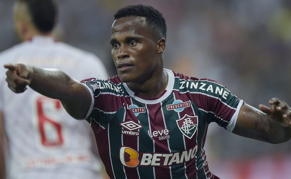 jhon arias contratado pelo atlético de madrid para 2025 tem negociações encerradas no fluminense