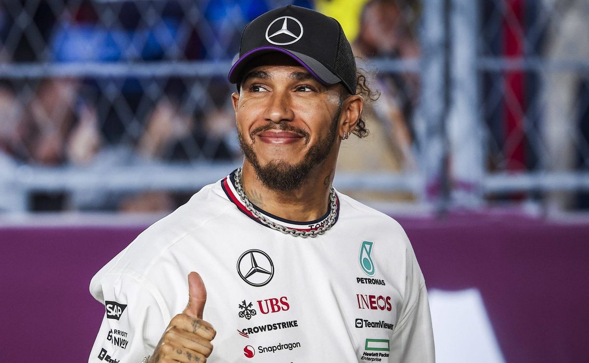 hamilton na ferrari é eleita surpresa da temporada, em pesquisa de site