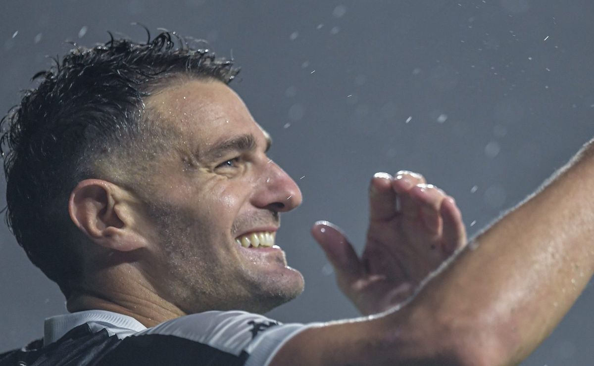 vegetti define seu futuro após interesse do corinthians e vasco é comunicado