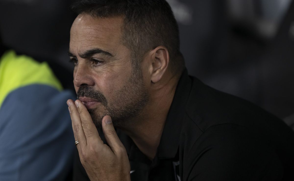 artur jorge faz revelação sobre torcida do botafogo "É uma imagem que..."