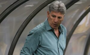 grêmio pode levar chapéu de flamengo e corinthians por primeiro reforço de 2025
