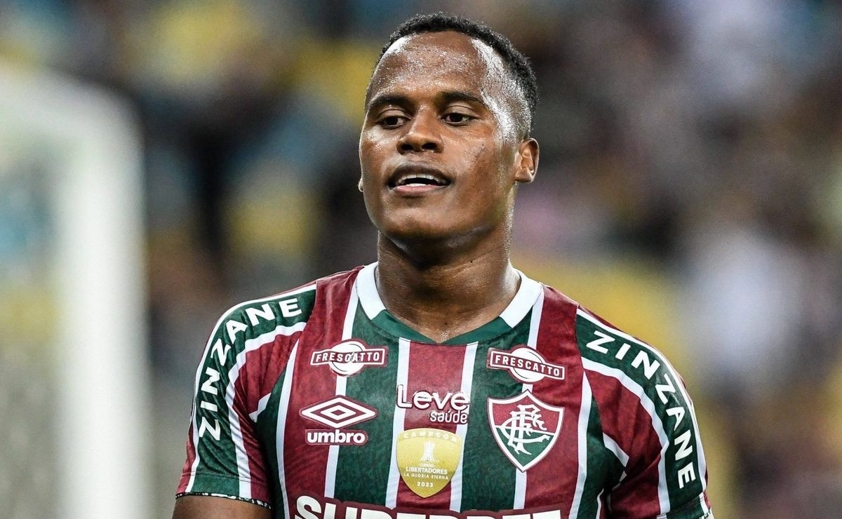 bittencourt marca reunião com arias é quer manter meio campista no fluminense até o mundial