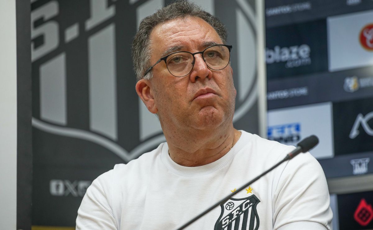 corinthians libera zagueiro e marcelo teixeira quer a contratação de caetano para o santos 