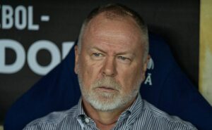 mano menezes destaca importância do mental na busca do fluminense pelo empate 