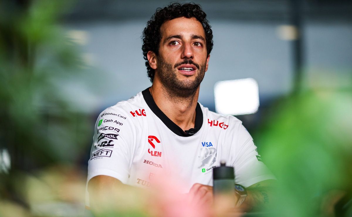 cadillac avalia opções e coloca daniel ricciardo na lista de candidatos para 2026