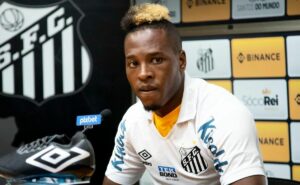 jhojan júlio é oferecido ao são paulo, após trabalhar com zubeldía na ldu 